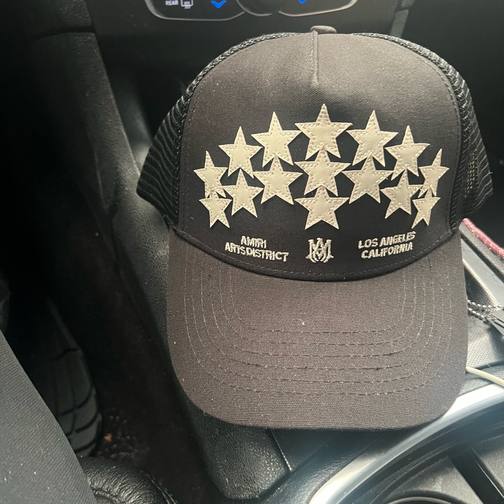 Amiri hat